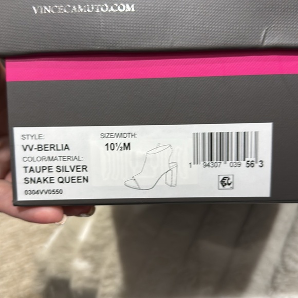 BNIB Vince Camuto Block Heeled Shoes | Taupe & Silver Snake Pattern | Size 10.5 - Picture 5 of 7